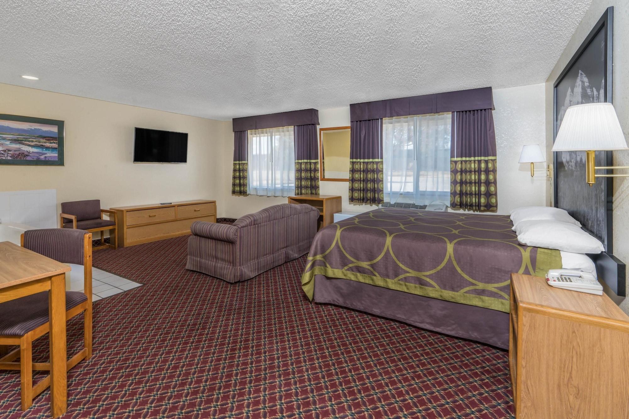 Super 8 By Wyndham Fountain Otel Dış mekan fotoğraf