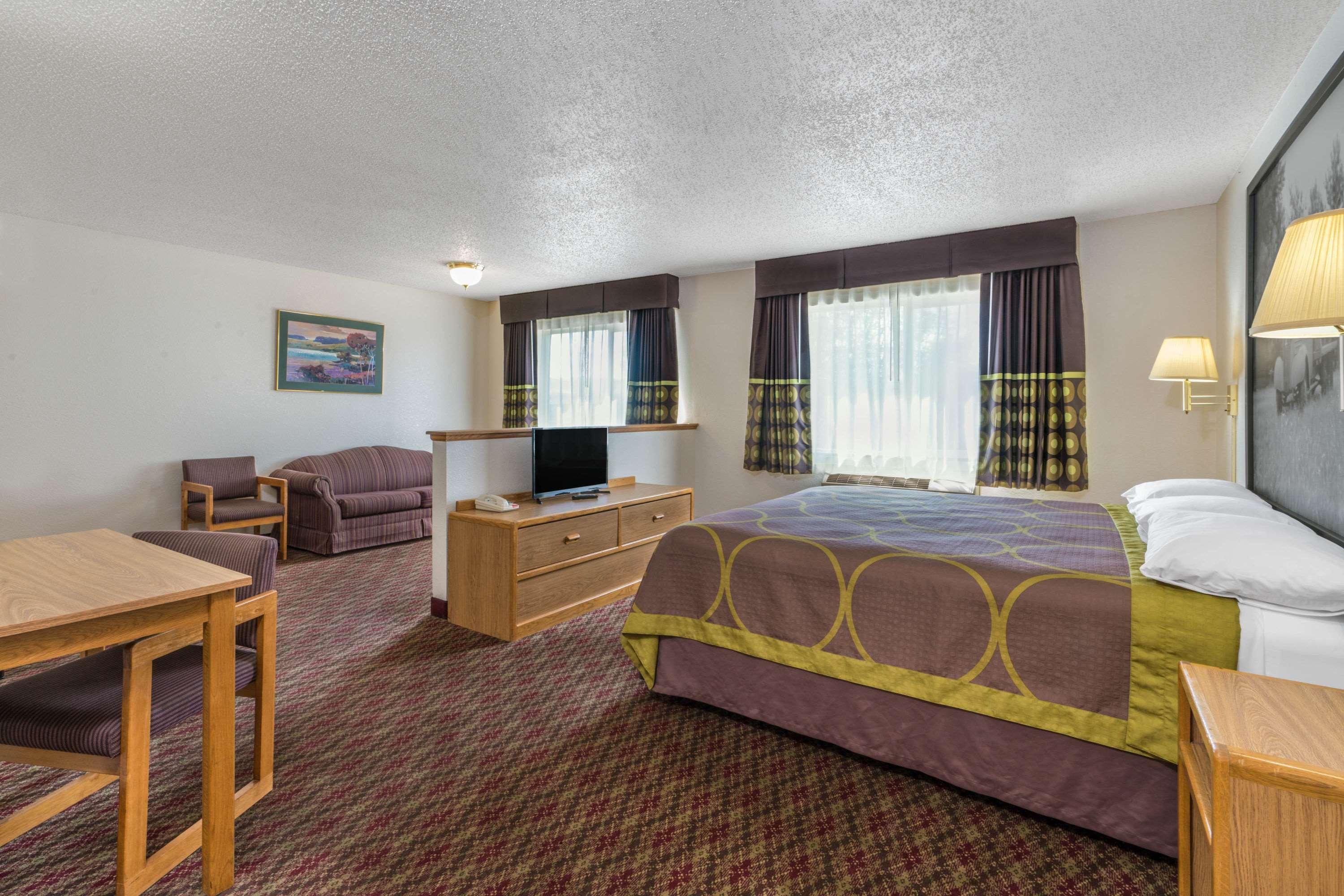 Super 8 By Wyndham Fountain Otel Dış mekan fotoğraf