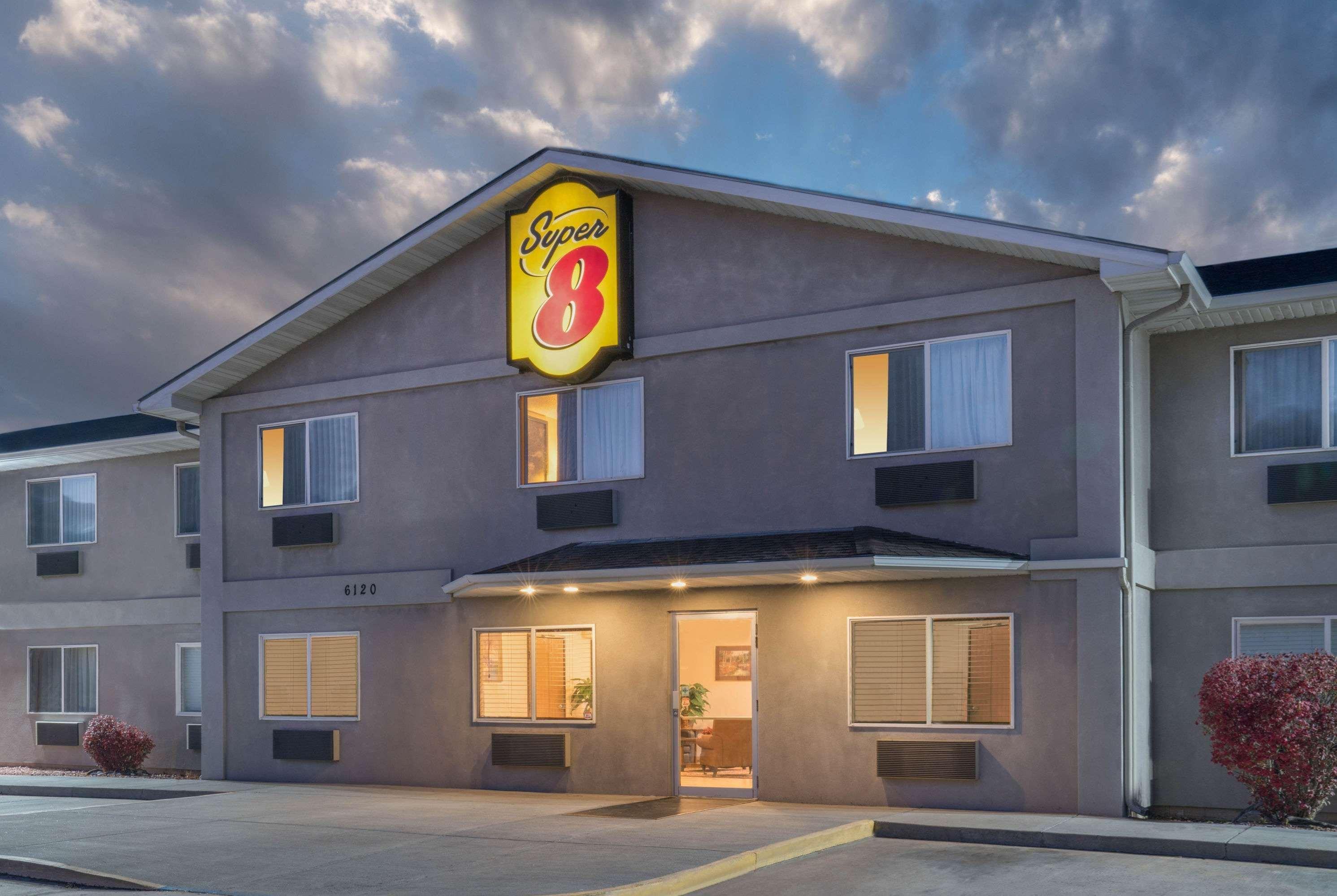 Super 8 By Wyndham Fountain Otel Dış mekan fotoğraf